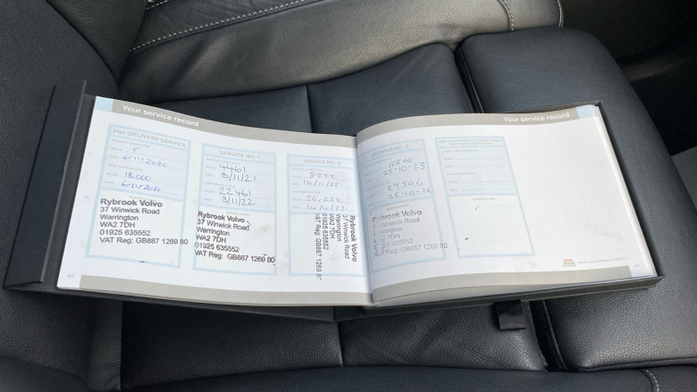 Volvo Xc40 2.0 B4P Inscription Pro 5dr Auto Petrol Estate